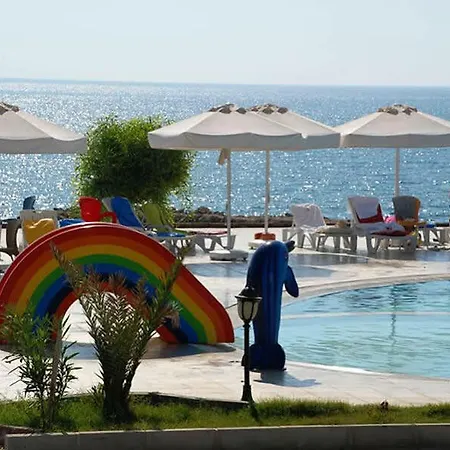 Hotel Crystal Rocks Holiday Village Famagusta (Northern Cyprus)